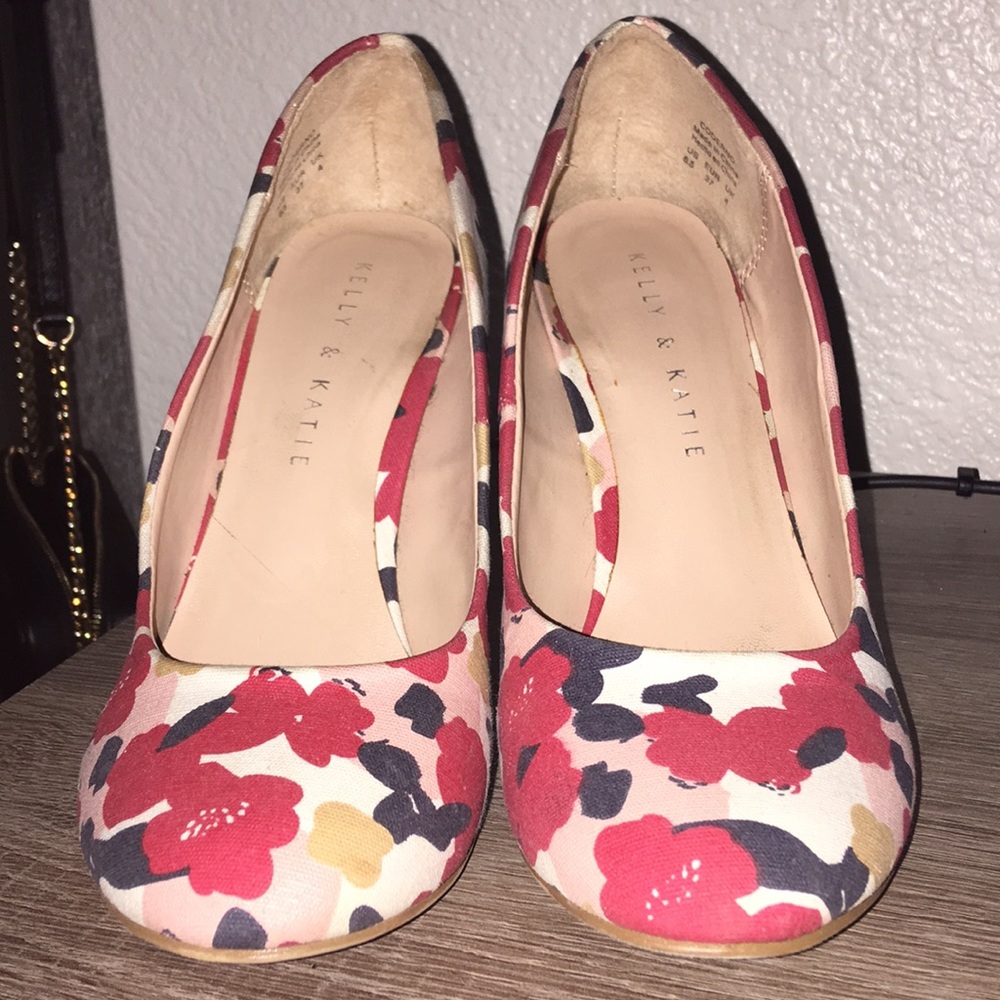Kelly & Katie Floral Pumps